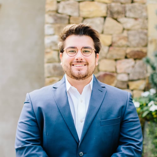 Headshot of Ross Thompson, Operations Associate at at OneAscent